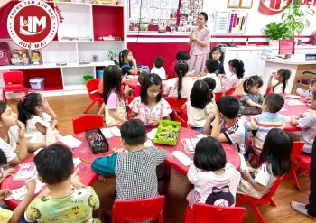 TRANG TRÍ BAO LÌ XÌ ĐÓN TẾT TẠI ANH NGỮ HUỆ MAI